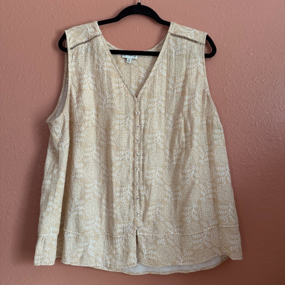 Wonderly Cream Floral Button-Front Sleeveless Blouse